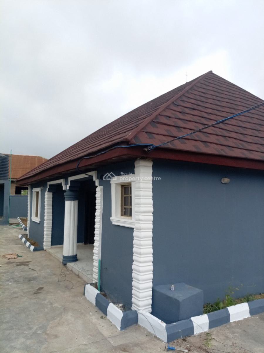 3 Bedroom Bungalow Self Compound with Full Pop, Oluwabamise, Iyana Agbala, Alakia, Ibadan, Oyo, Detached Bungalow for Rent
