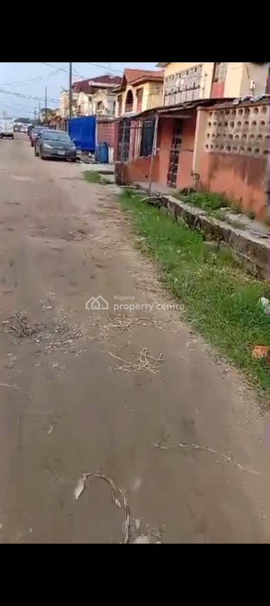 5 Rooms Upstairs, 4 Rooms Downstairs, Strategic Location with Access to Two Major Roads, Ago Palace, Isolo, Lagos, Detached Duplex for Sale
