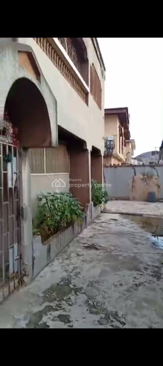 5 Rooms Upstairs, 4 Rooms Downstairs, Strategic Location with Access to Two Major Roads, Ago Palace, Isolo, Lagos, Detached Duplex for Sale