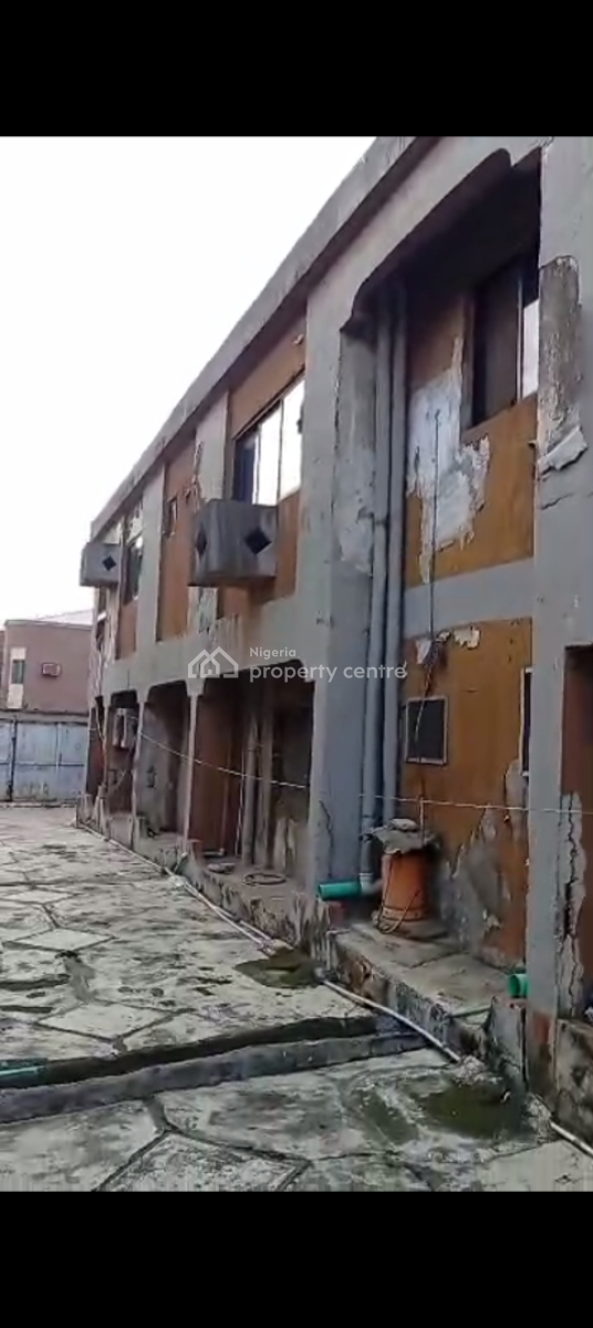 5 Rooms Upstairs, 4 Rooms Downstairs, Strategic Location with Access to Two Major Roads, Ago Palace, Isolo, Lagos, Detached Duplex for Sale