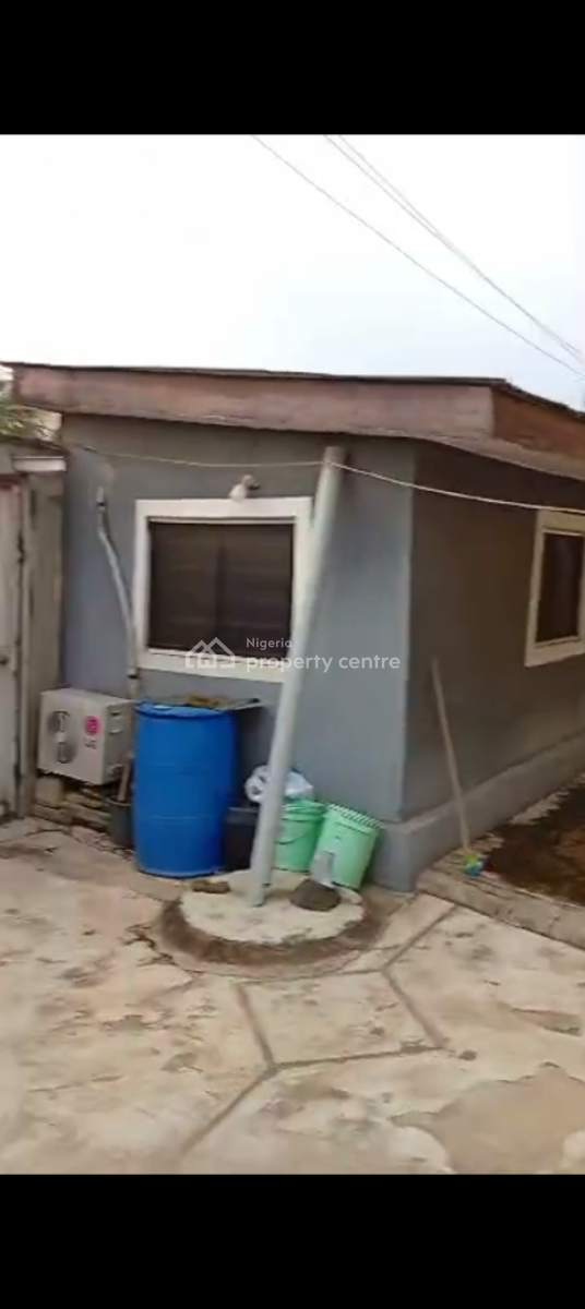 5 Rooms Upstairs, 4 Rooms Downstairs, Strategic Location with Access to Two Major Roads, Ago Palace, Isolo, Lagos, Detached Duplex for Sale