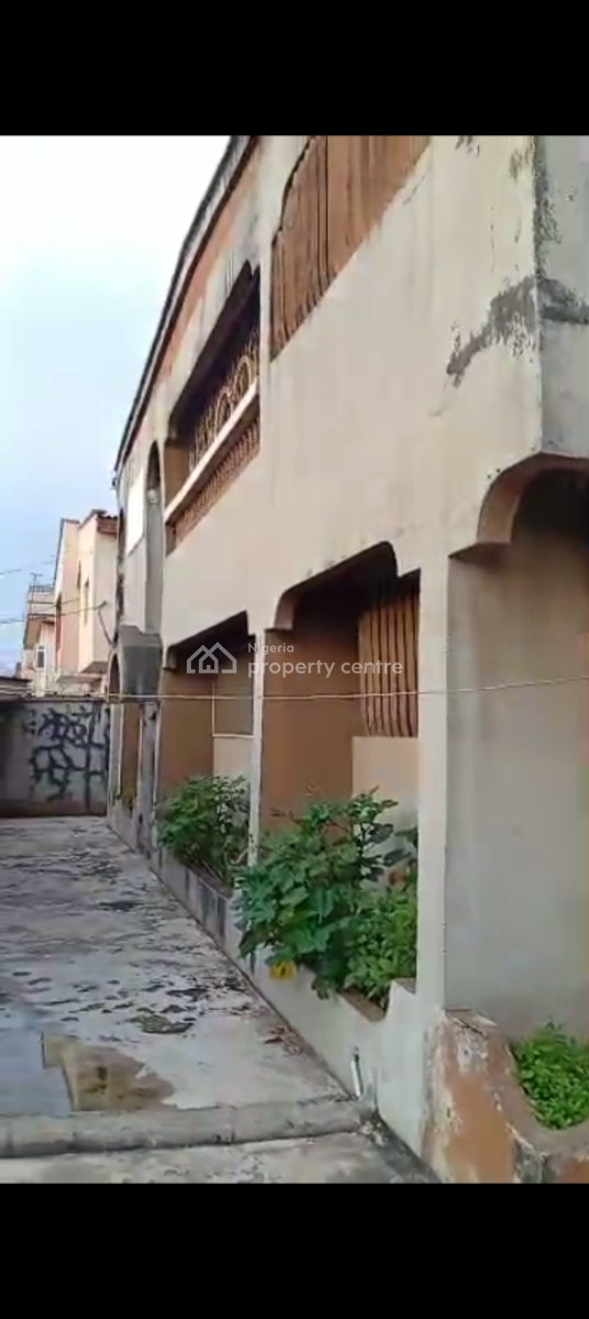 5 Rooms Upstairs, 4 Rooms Downstairs, Strategic Location with Access to Two Major Roads, Ago Palace, Isolo, Lagos, Detached Duplex for Sale