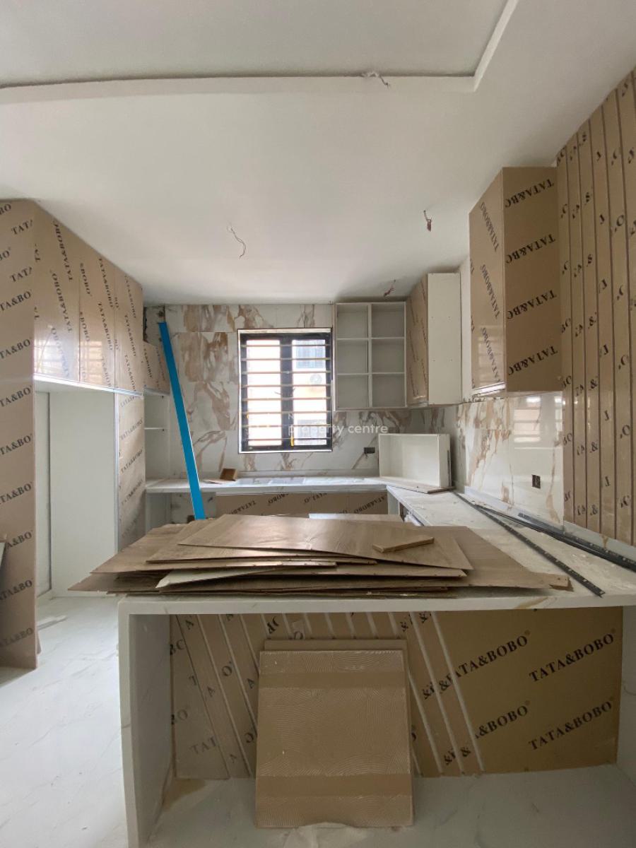 Elegant 2 Bedroom Apartment with a Serene Vicinity, Lekki Phase 1, Lekki, Lagos, House for Sale