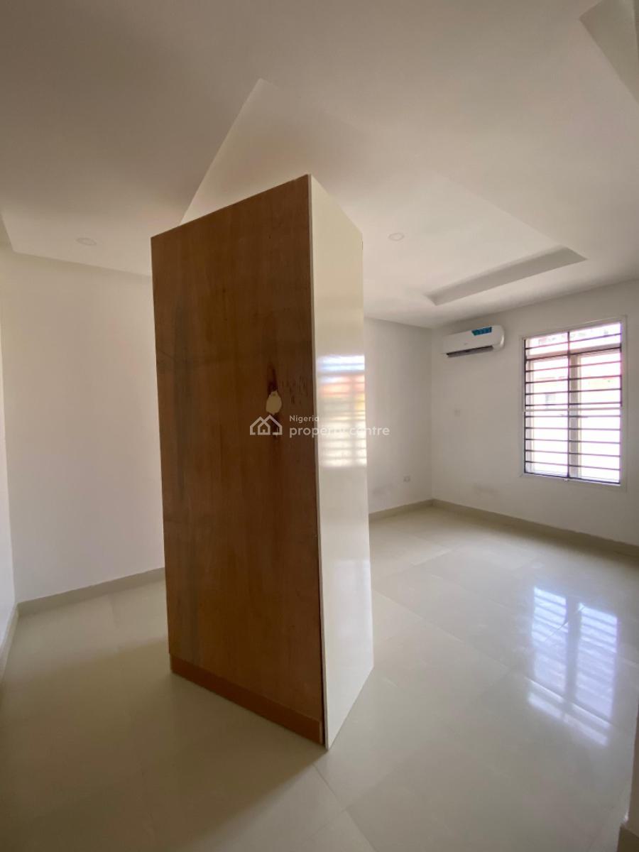 Luxurious 4 Bedroom Duplex with a Bq Located in a Prime Residence, Lekki Phase 1, Lekki, Lagos, House for Sale