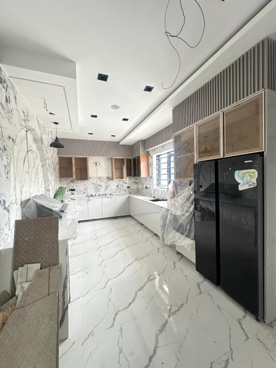 Contemporary Spacious 5 Bedroom with Bq, Rooftop Terrace and Pool, Lekki Phase 1, Lekki, Lagos, Flat / Apartment for Sale