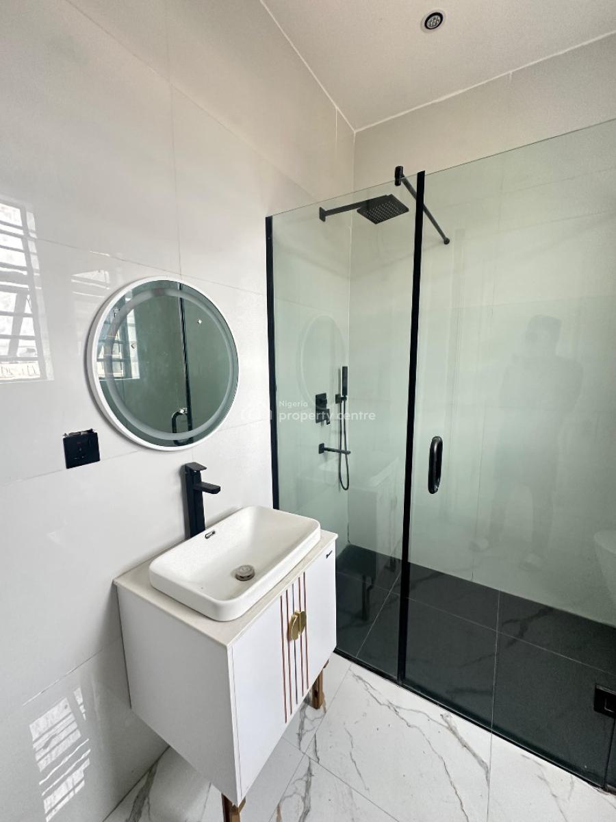 Contemporary Spacious 5 Bedroom with Bq, Rooftop Terrace and Pool, Lekki Phase 1, Lekki, Lagos, Flat / Apartment for Sale