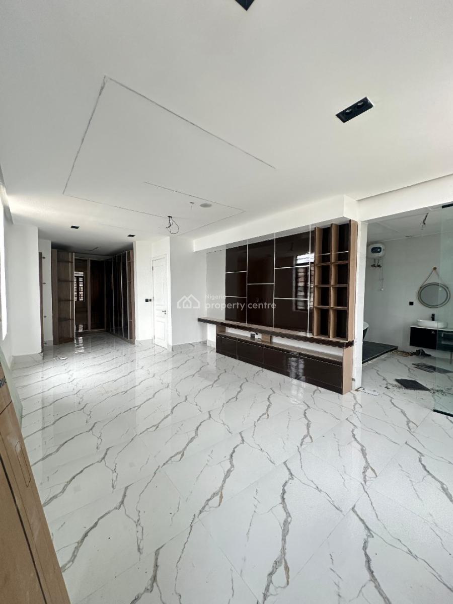 Contemporary Spacious 5 Bedroom with Bq, Rooftop Terrace and Pool, Lekki Phase 1, Lekki, Lagos, Flat / Apartment for Sale