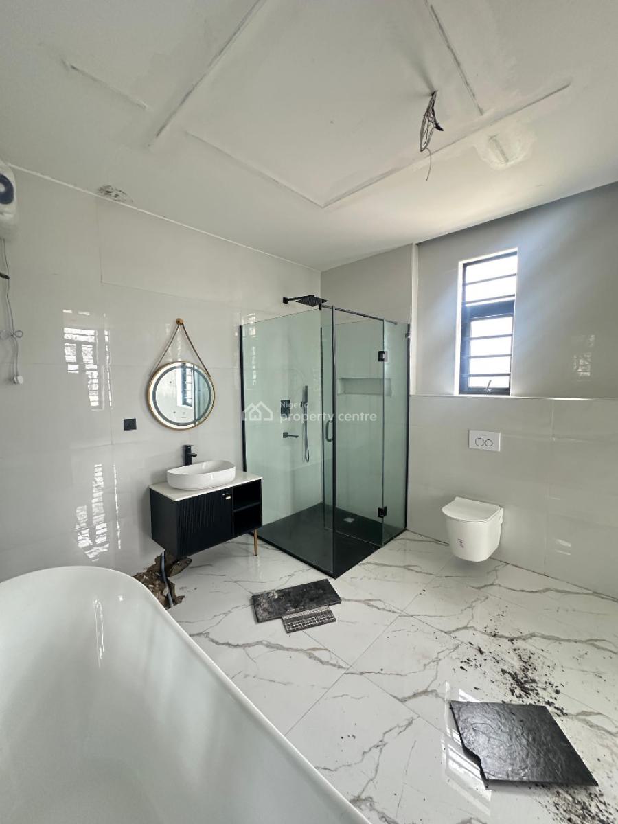 Contemporary Spacious 5 Bedroom with Bq, Rooftop Terrace and Pool, Lekki Phase 1, Lekki, Lagos, Flat / Apartment for Sale