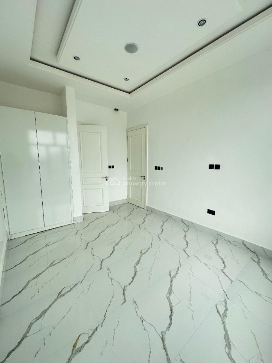 Contemporary Spacious 5 Bedroom with Bq, Rooftop Terrace and Pool, Lekki Phase 1, Lekki, Lagos, Flat / Apartment for Sale