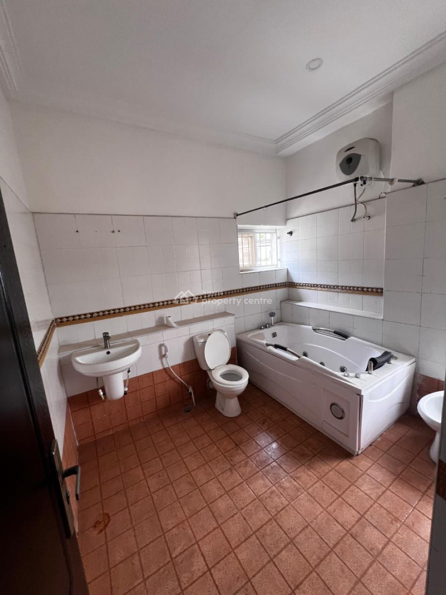 Spacious 5-bedroom Semi-detached Duplex with 1-room Bq, Lekki Phase 1, Lekki, Lagos, Semi-detached Duplex for Rent