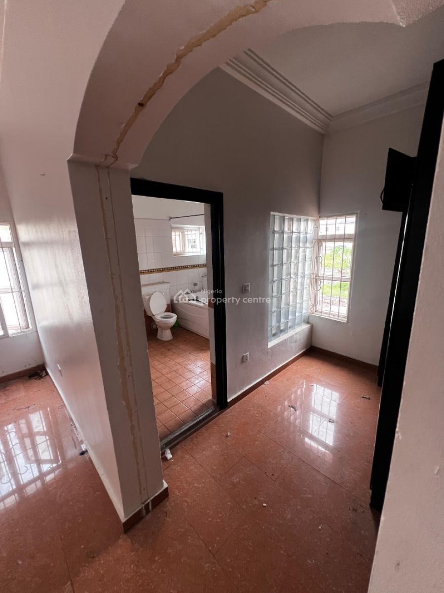 Spacious 5-bedroom Semi-detached Duplex with 1-room Bq, Lekki Phase 1, Lekki, Lagos, Semi-detached Duplex for Rent