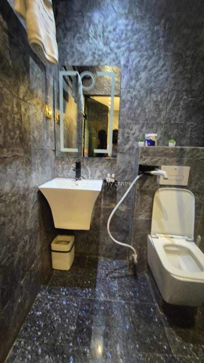 Luxurious 1 Bedroom Apartment for Your Family Home Away Experience., Off Issac John Street Gra Ikeja, Ikeja Gra, Ikeja, Lagos, Flat / Apartment Short Let