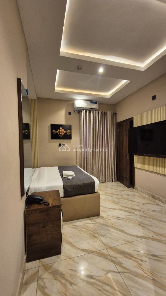 Luxurious 3 Bedroom Apartment for Your Family Home Away Experience., Off Issac John Street Gra Ikeja, Ikeja Gra, Ikeja, Lagos, Flat / Apartment Short Let