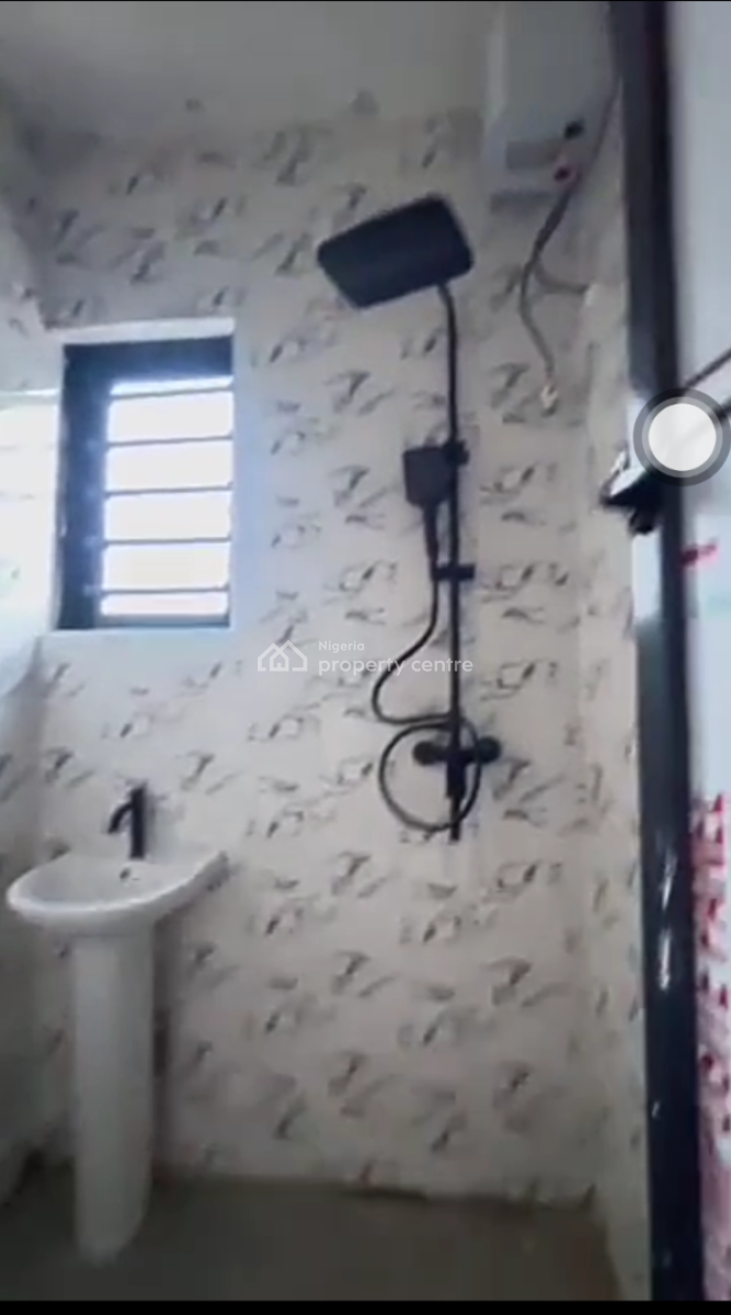 Mini Flat & Selfcontained 17 Years Leased, Shomolu, Lagos, Mini Flat (room and Parlour) for Sale