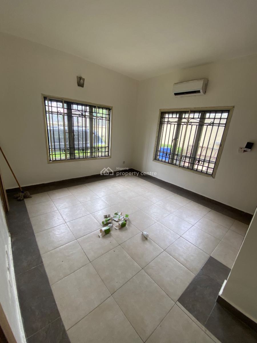 Serviced 3 Bedroom Apartment, Lekki Right Side, Lekki Phase 1, Lekki, Lagos, Flat / Apartment for Rent