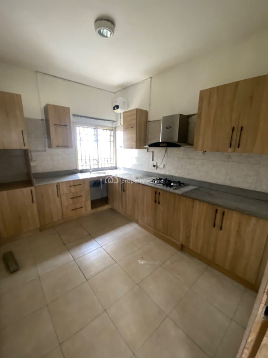 Serviced 3 Bedroom Apartment, Lekki Right Side, Lekki Phase 1, Lekki, Lagos, Flat / Apartment for Rent