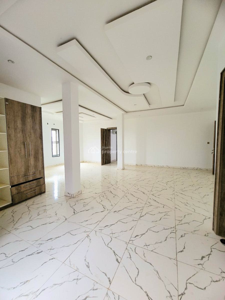 Clean 2 Bedroom Apartment (3rd Floor), By Living Faith Church, Jahi, Abuja, Flat / Apartment for Sale