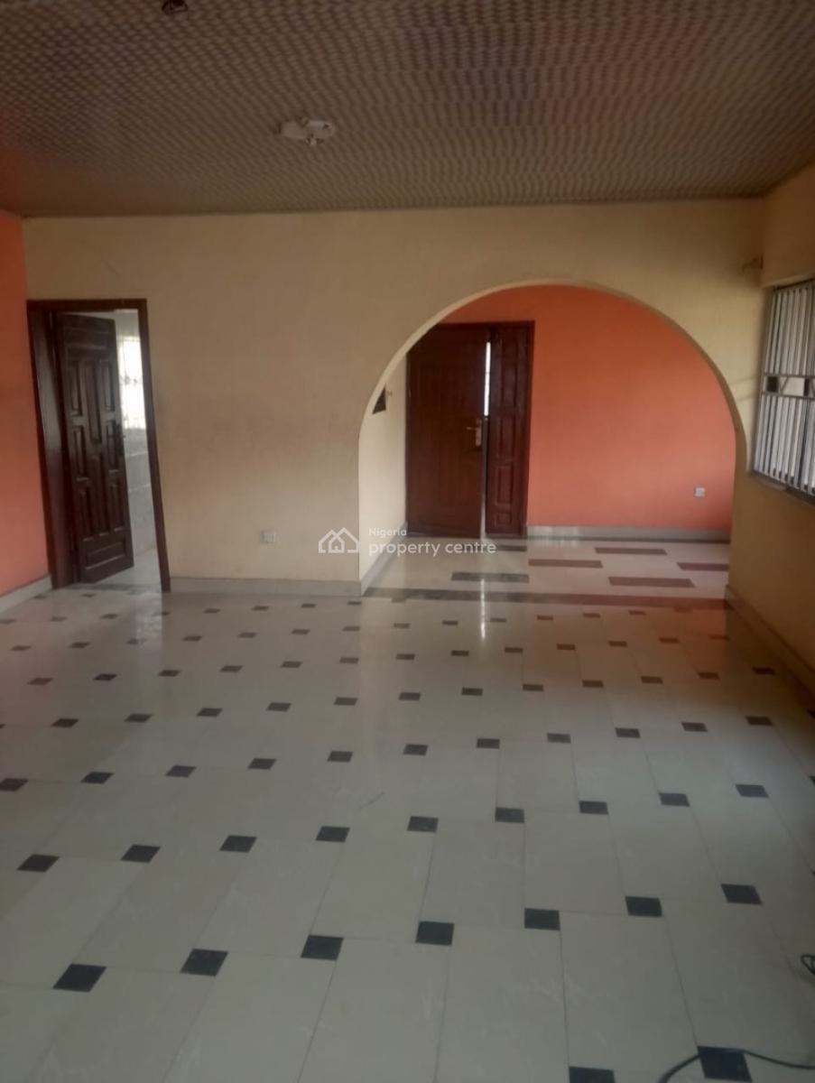 Newly Renovated 3 Bedroom Apartment ( Upstairs) Pvc, Thomas Estate, Ajah, Lagos, Flat / Apartment for Rent