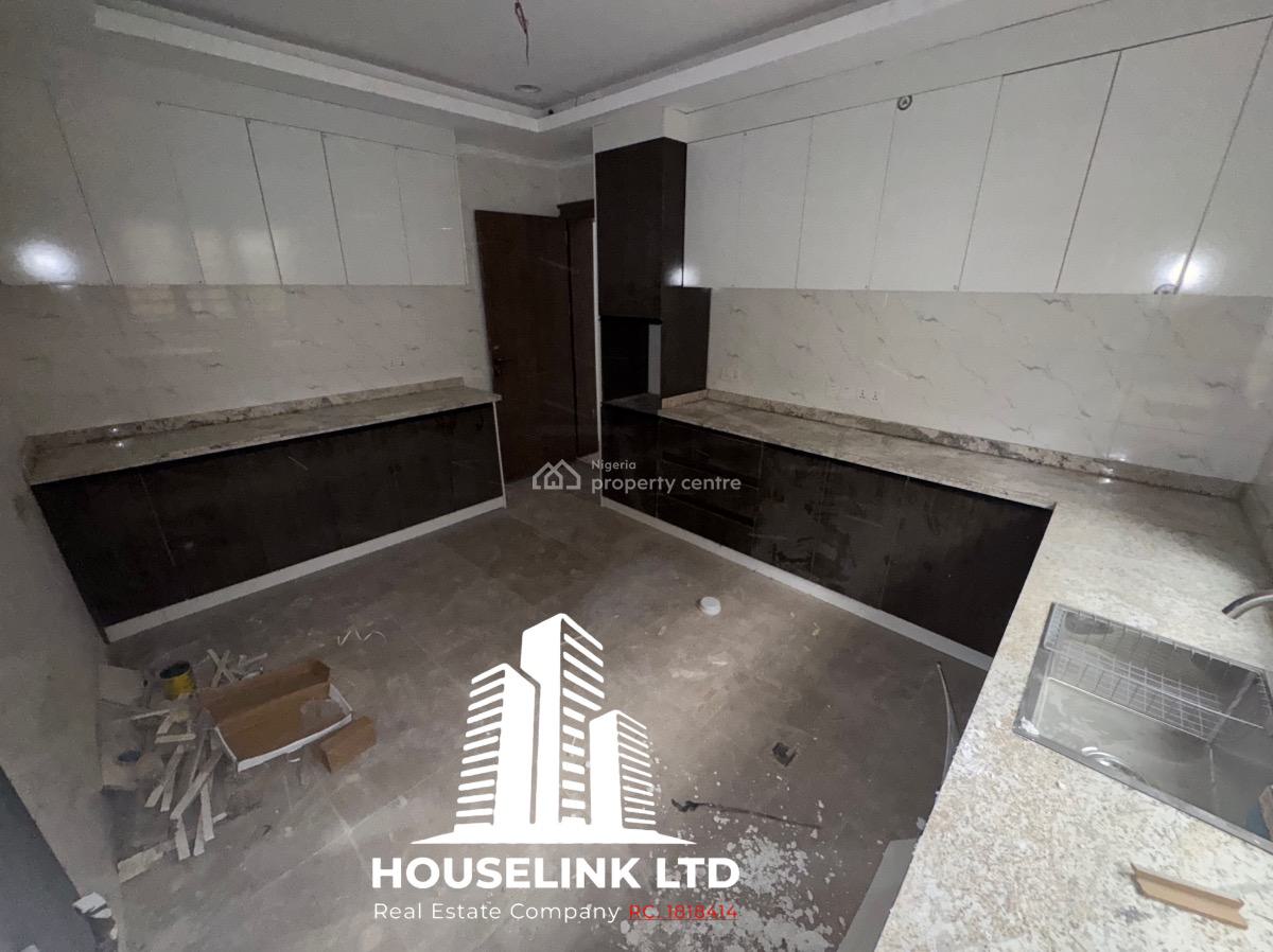 a Well Built 3 Bedroom Apartment with Bq & Elevator Available, Wuye Abuja, Wuye, Abuja, Flat / Apartment for Sale