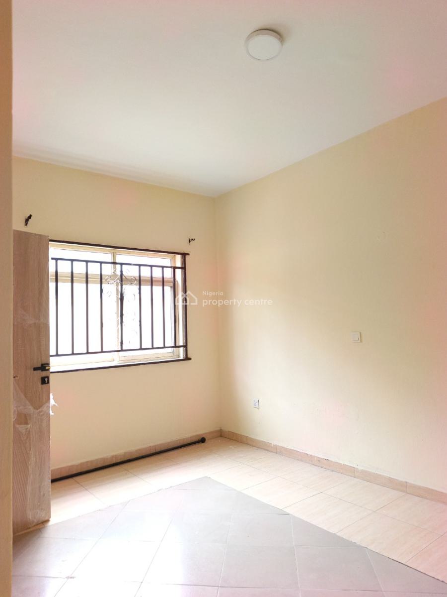 Smart Spacious 3 Bedrooms Apartment in Very Good Estate., in Good Estate at Ikota Lekki Lagos., Ikota, Lekki, Lagos, Flat / Apartment for Rent