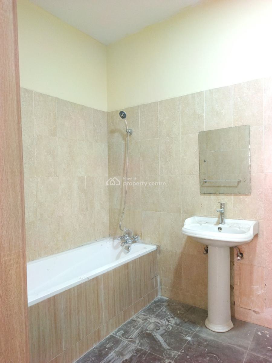 Smart Spacious 3 Bedrooms Apartment in Very Good Estate., in Good Estate at Ikota Lekki Lagos., Ikota, Lekki, Lagos, Flat / Apartment for Rent