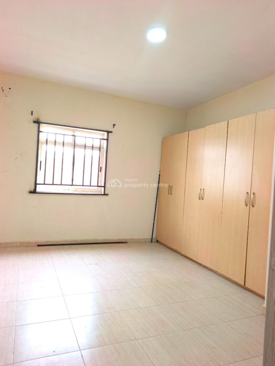 Smart Spacious 3 Bedrooms Apartment in Very Good Estate., in Good Estate at Ikota Lekki Lagos., Ikota, Lekki, Lagos, Flat / Apartment for Rent