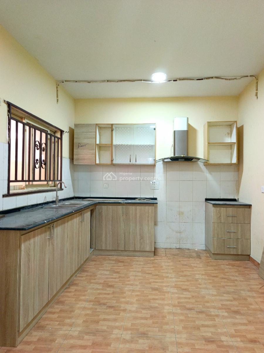 Smart Spacious 3 Bedrooms Apartment in Very Good Estate., in Good Estate at Ikota Lekki Lagos., Ikota, Lekki, Lagos, Flat / Apartment for Rent