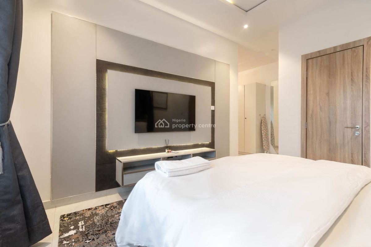 Luxury 1bedroom with Rooftop Pool, Gym & Ps5, Lekki Phase 1, Lekki, Lagos, Mini Flat (room and Parlour) Short Let