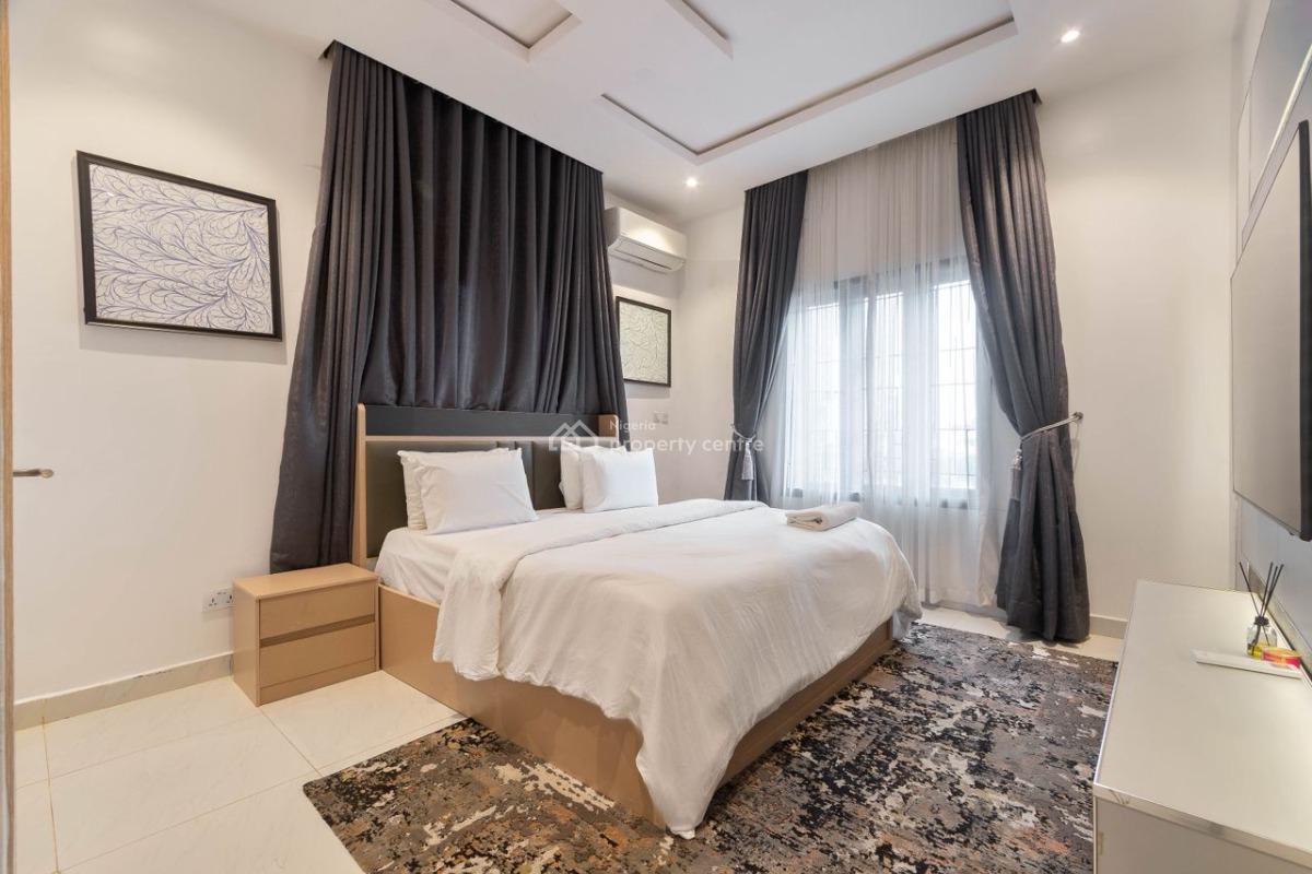 Luxury 1bedroom with Rooftop Pool, Gym & Ps5, Lekki Phase 1, Lekki, Lagos, Mini Flat (room and Parlour) Short Let