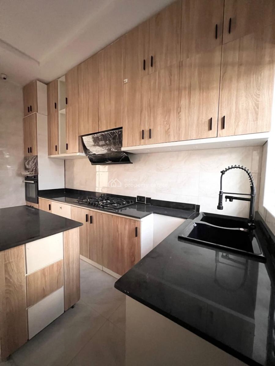 2 Bedroom Flat, Tejuosho, Yaba, Lagos, Block of Flats for Sale