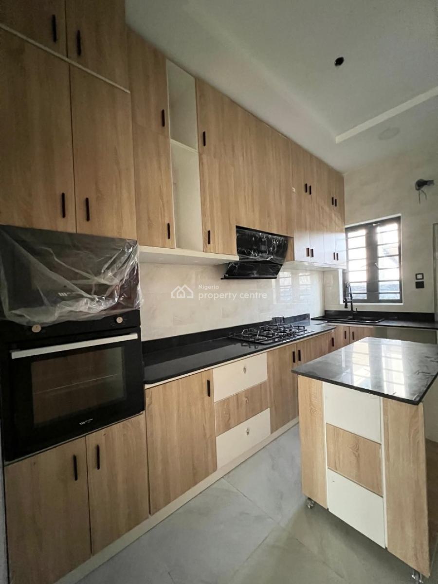 2 Bedroom Flat, Tejuosho, Yaba, Lagos, Block of Flats for Sale