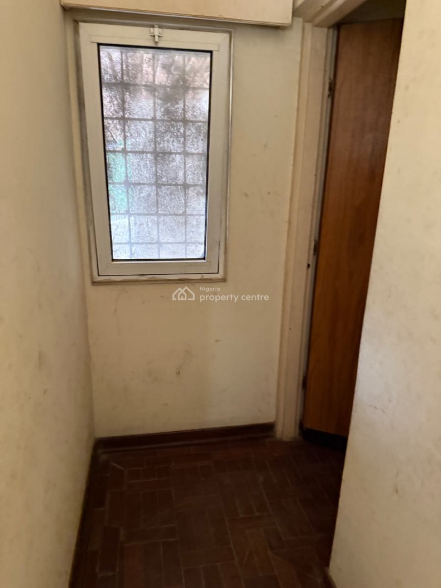 Land for Lease Measuring 3,160 Sqm with an Old Structure, Old Ikoyi, Ikoyi, Lagos, Restaurant / Bar for Rent
