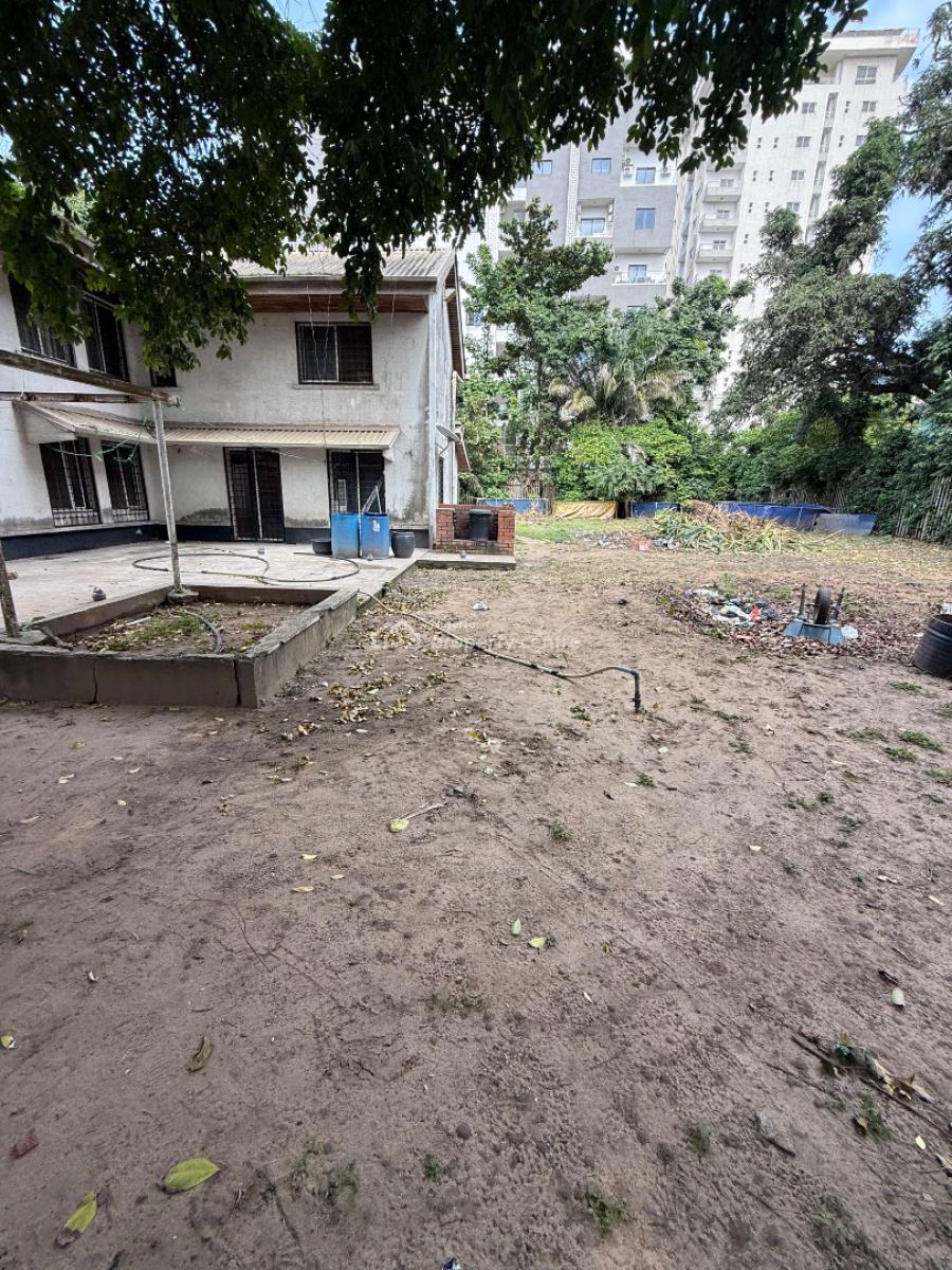 Land for Lease Measuring 3,160 Sqm with an Old Structure, Old Ikoyi, Ikoyi, Lagos, Restaurant / Bar for Rent