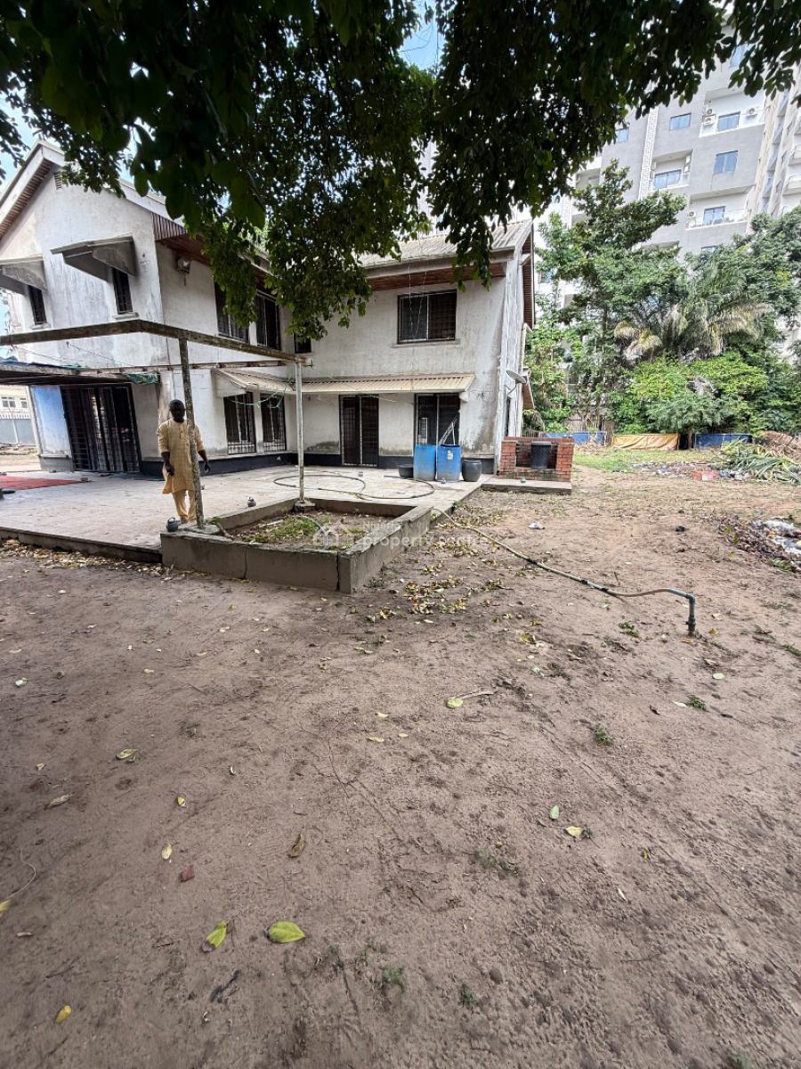 Land for Lease Measuring 3,160 Sqm with an Old Structure, Old Ikoyi, Ikoyi, Lagos, Restaurant / Bar for Rent