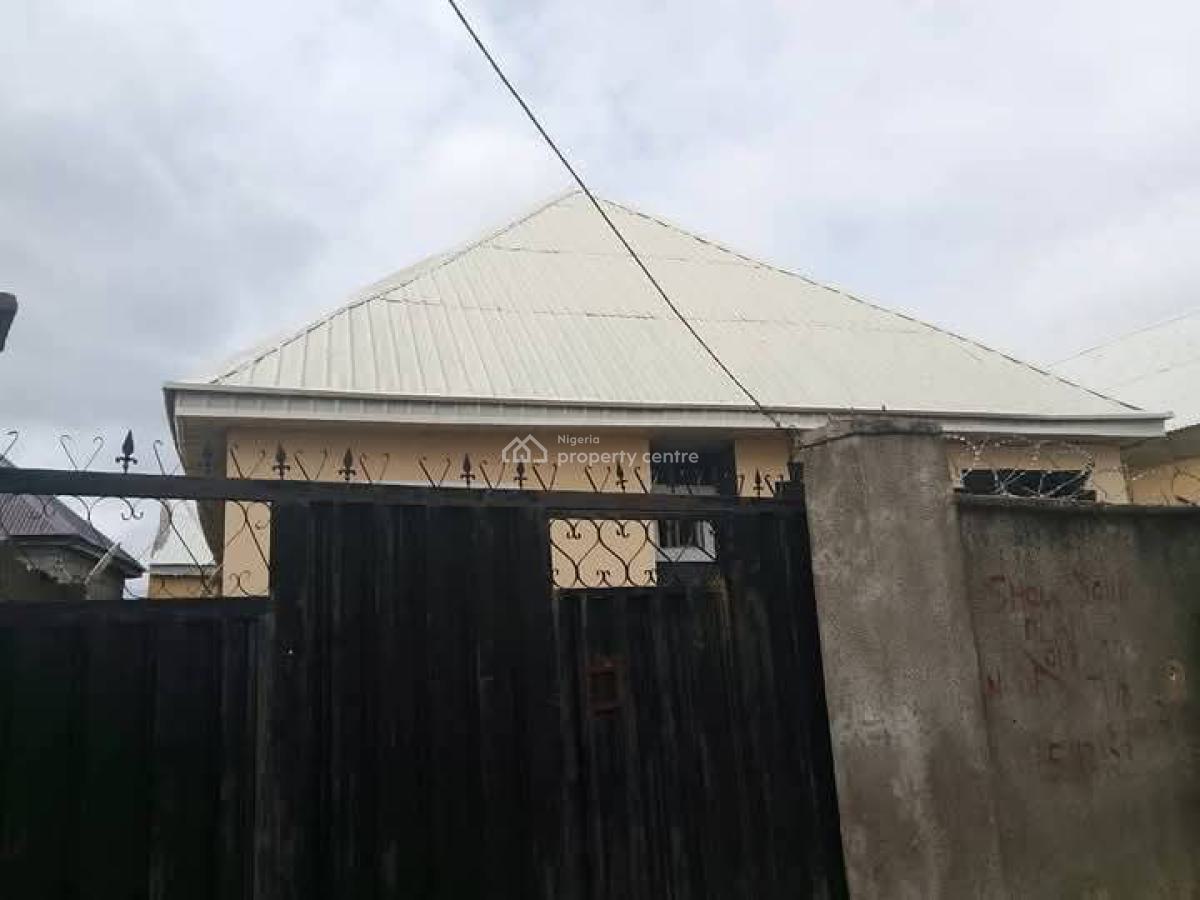 4 Bedroom Detached Bungalow with Bq, Ibadan, Oyo, Detached Bungalow for Sale