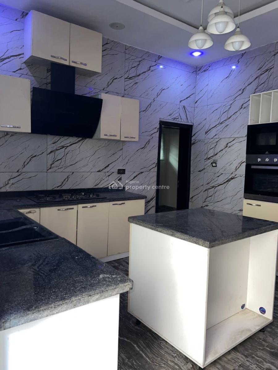 Spacious and Very Big Master Bedroom with Jacuzzi, Chevron Alternative Road Lekki, Lekki Phase 2, Lekki, Lagos, Self Contain (single Rooms) for Rent