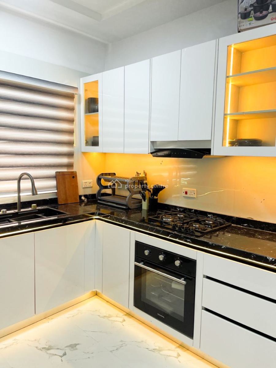 Cute 2 Bedroom Apartment with Ps5, Salem Ikate, Ikate Elegushi, Lekki, Lagos, Flat / Apartment Short Let