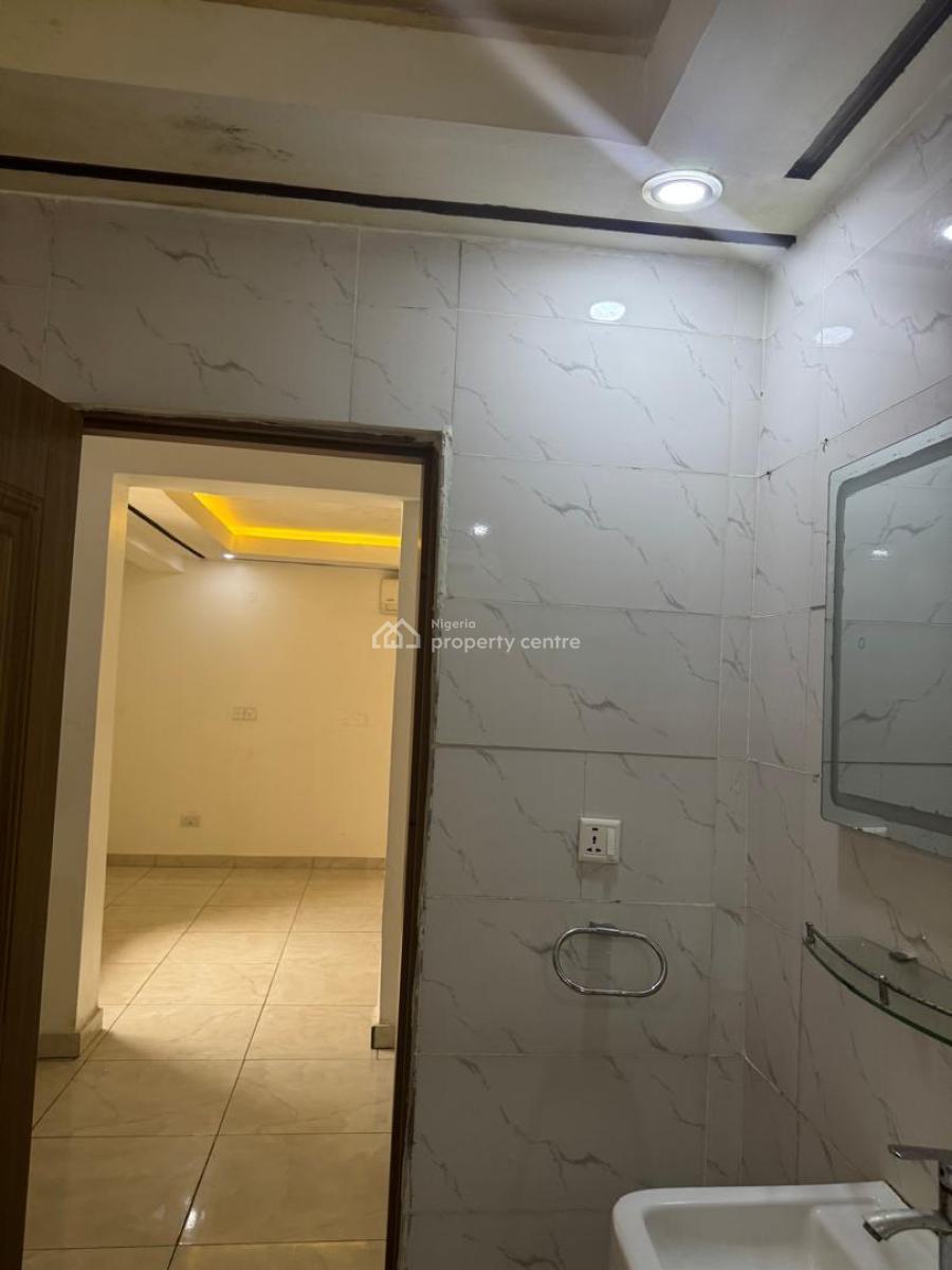 Well Maintained 3 Bedroom in Awolowo Tower, Awolowo Tower Ikoyi Lagos, Ikoyi, Lagos, Flat / Apartment for Rent