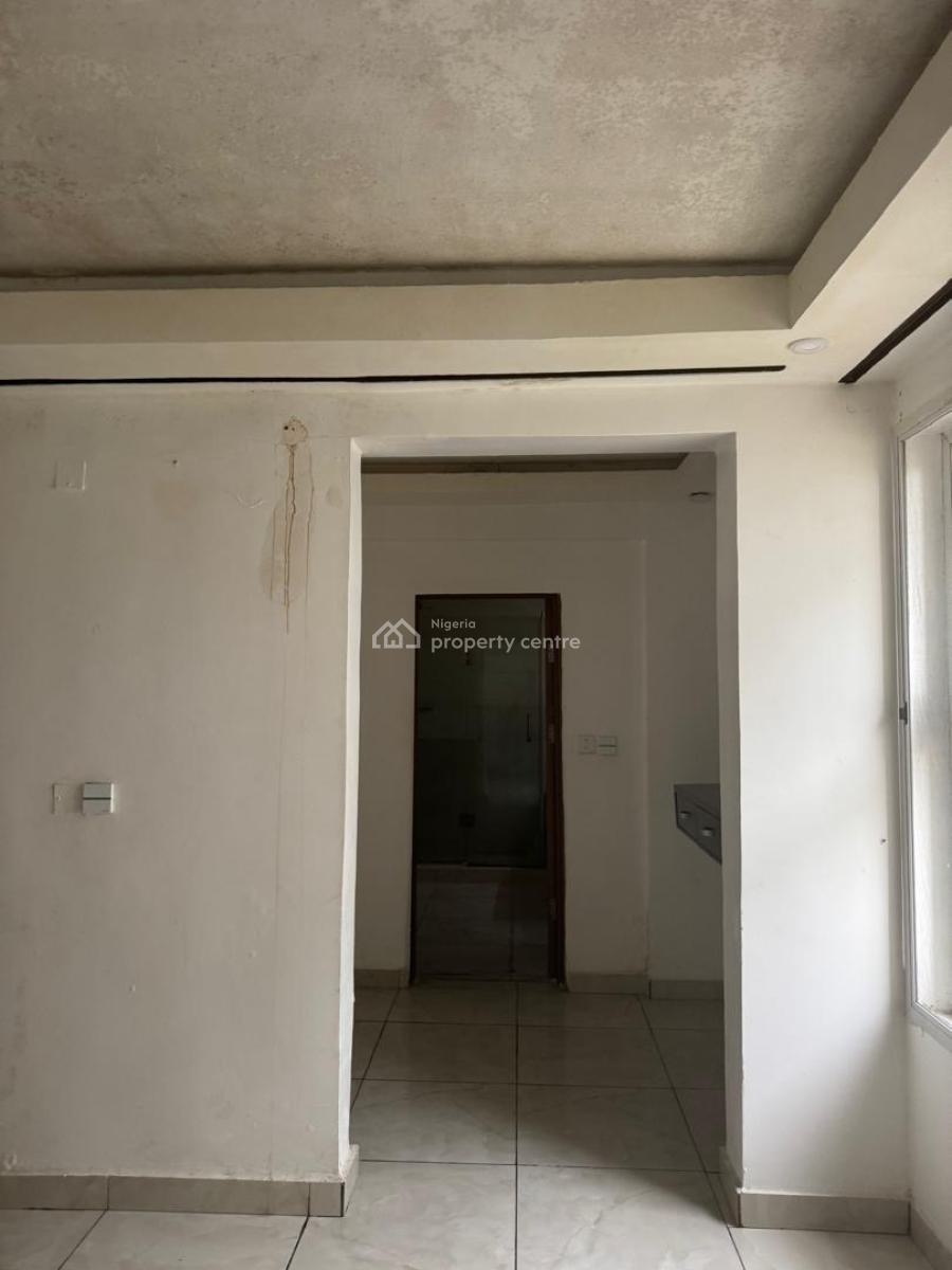 Well Maintained 3 Bedroom in Awolowo Tower, Awolowo Tower Ikoyi Lagos, Ikoyi, Lagos, Flat / Apartment for Rent