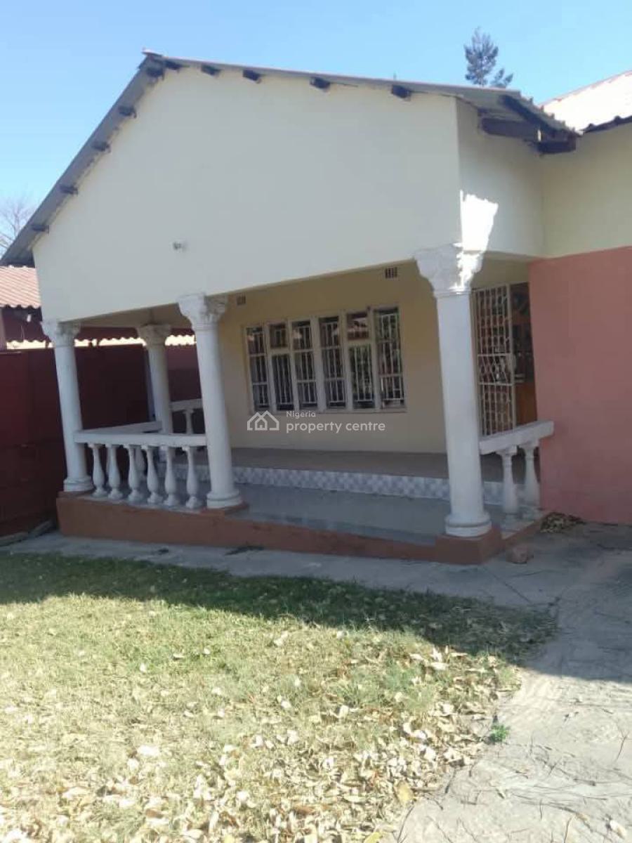 2 Bedroom Flat, Ebute Metta East, Yaba, Lagos, Block of Flats for Sale