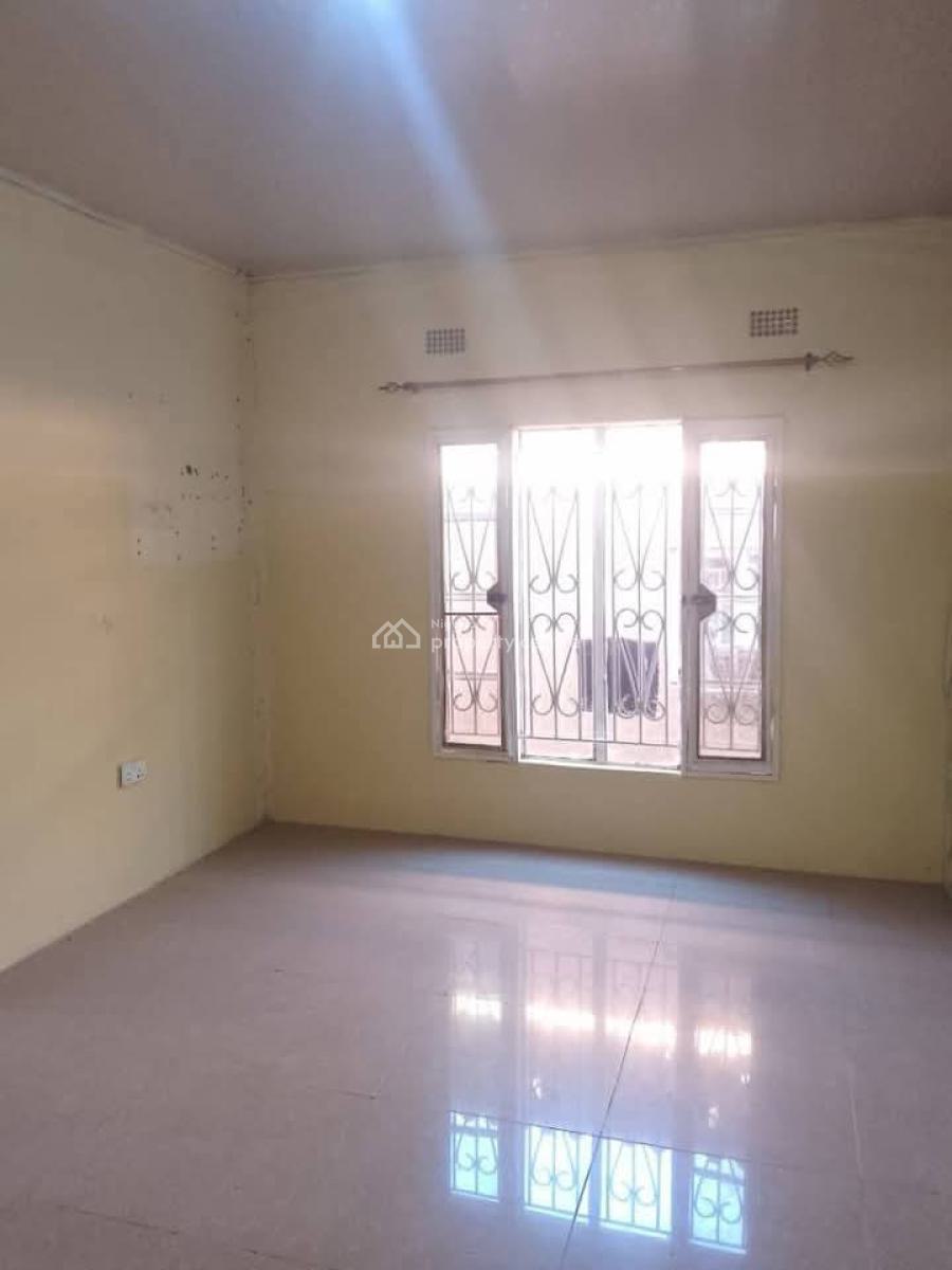 2 Bedroom Flat, Ebute Metta East, Yaba, Lagos, Block of Flats for Sale