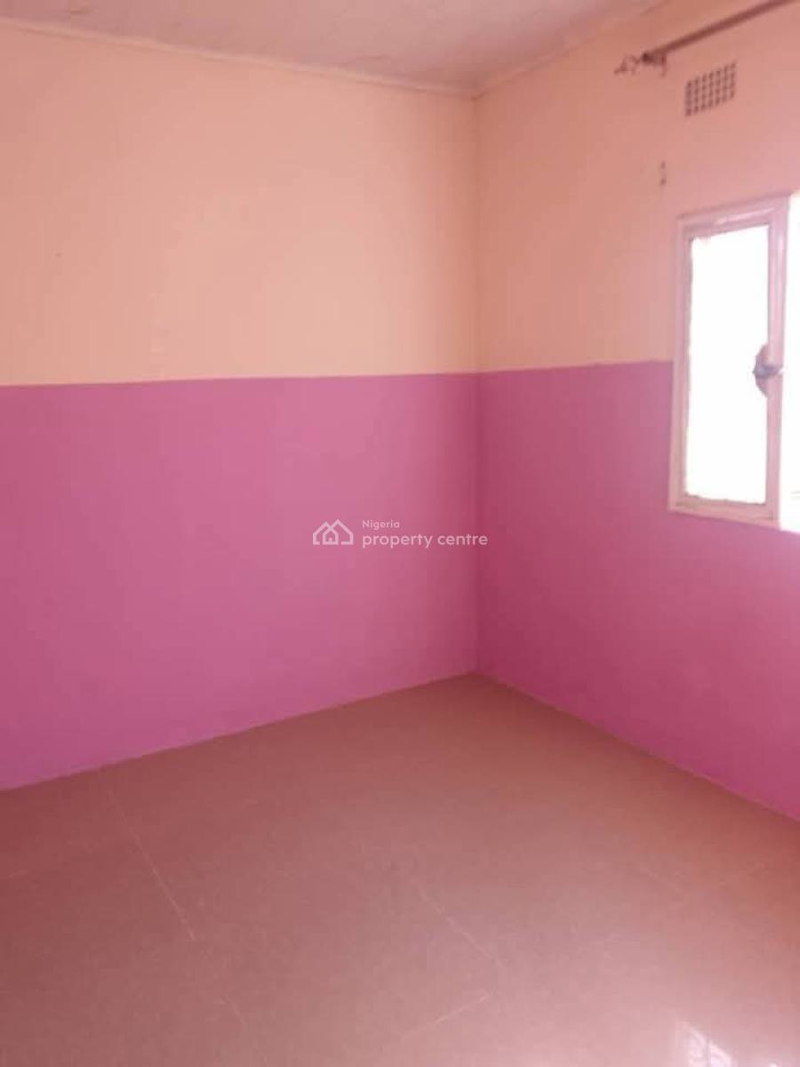 2 Bedroom Flat, Ebute Metta East, Yaba, Lagos, Block of Flats for Sale