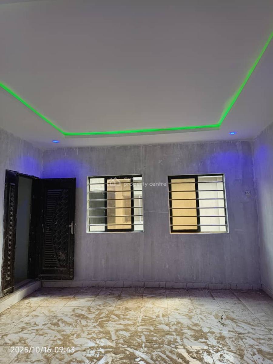 Executive 2bedroom with P.o.p, All En-suites, Cabinet, All Tiles, Off Arobaba Str / Ogunronbi Road, Isheri-idimu Alimosho, Idimu, Lagos, Flat / Apartment for Rent