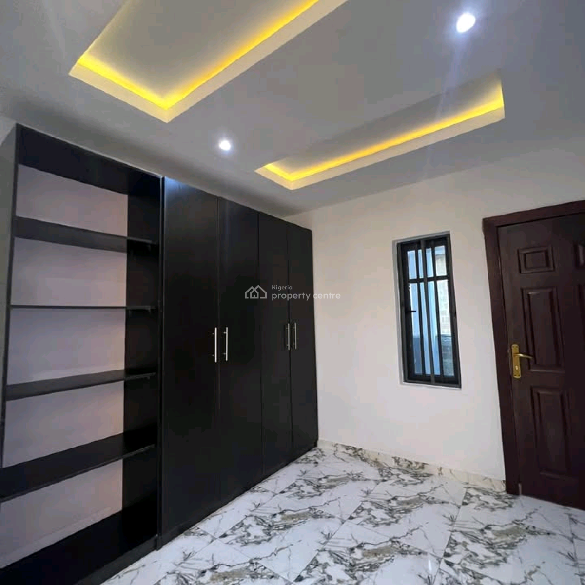 Contemporary 4-bedroom Semi-detached Duplex --  Location:, Purple Gate Estate, Oluyole, Ibadan, Ibadan, Oyo, House for Sale
