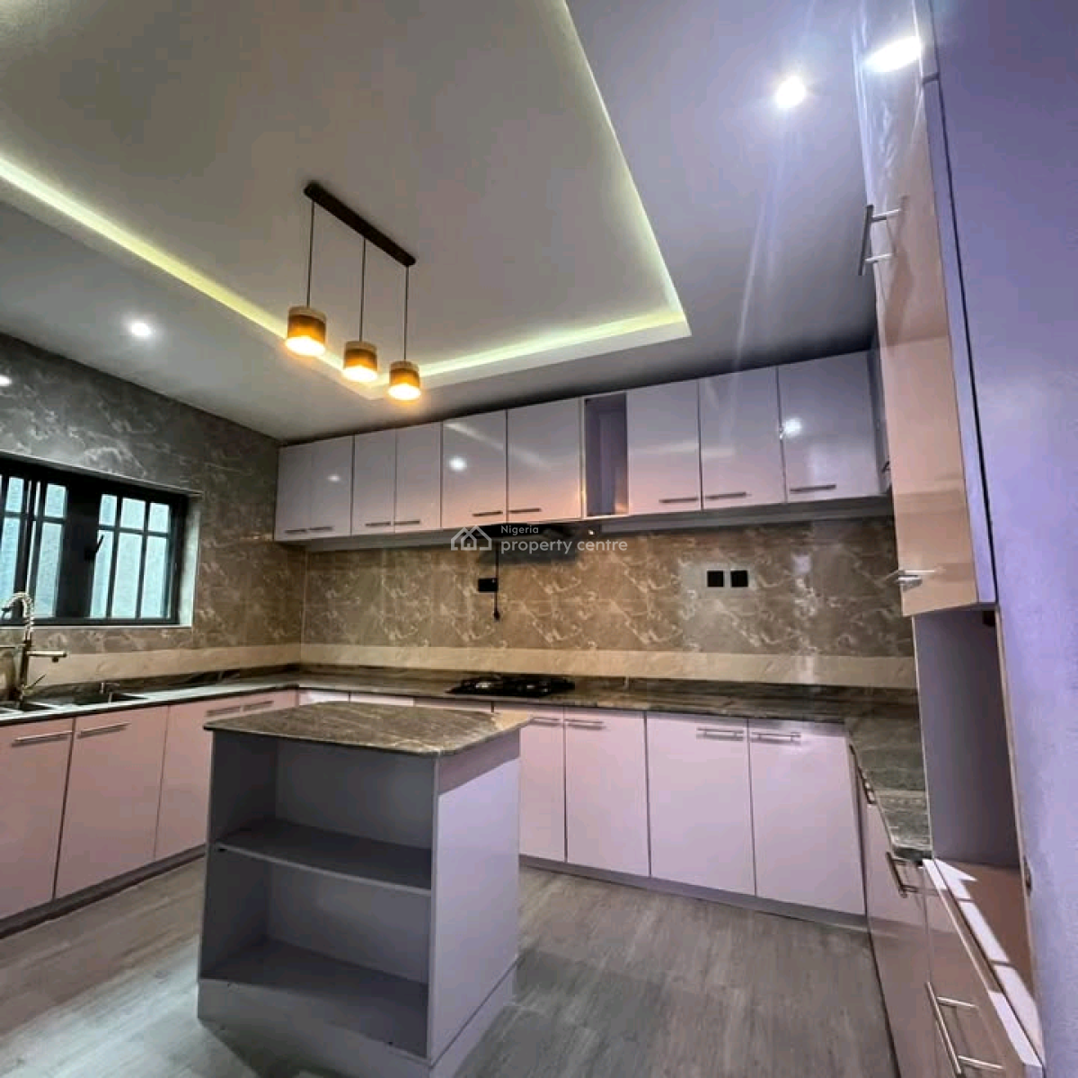 Contemporary 4-bedroom Semi-detached Duplex --  Location:, Purple Gate Estate, Oluyole, Ibadan, Ibadan, Oyo, House for Sale