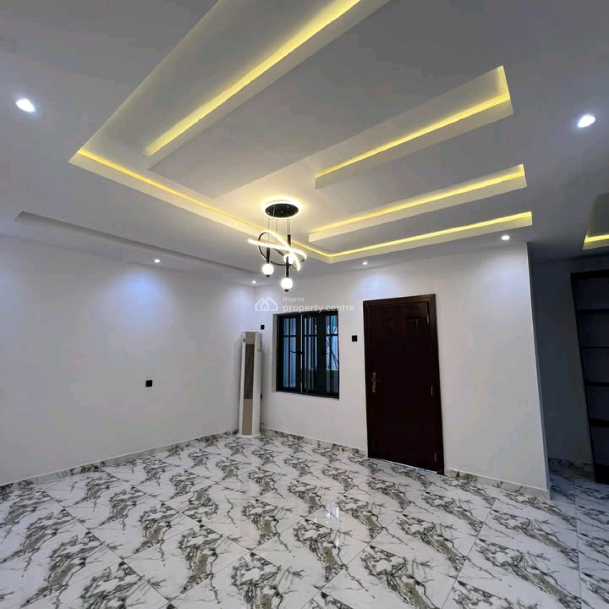 Contemporary 4-bedroom Semi-detached Duplex --  Location:, Purple Gate Estate, Oluyole, Ibadan, Ibadan, Oyo, House for Sale