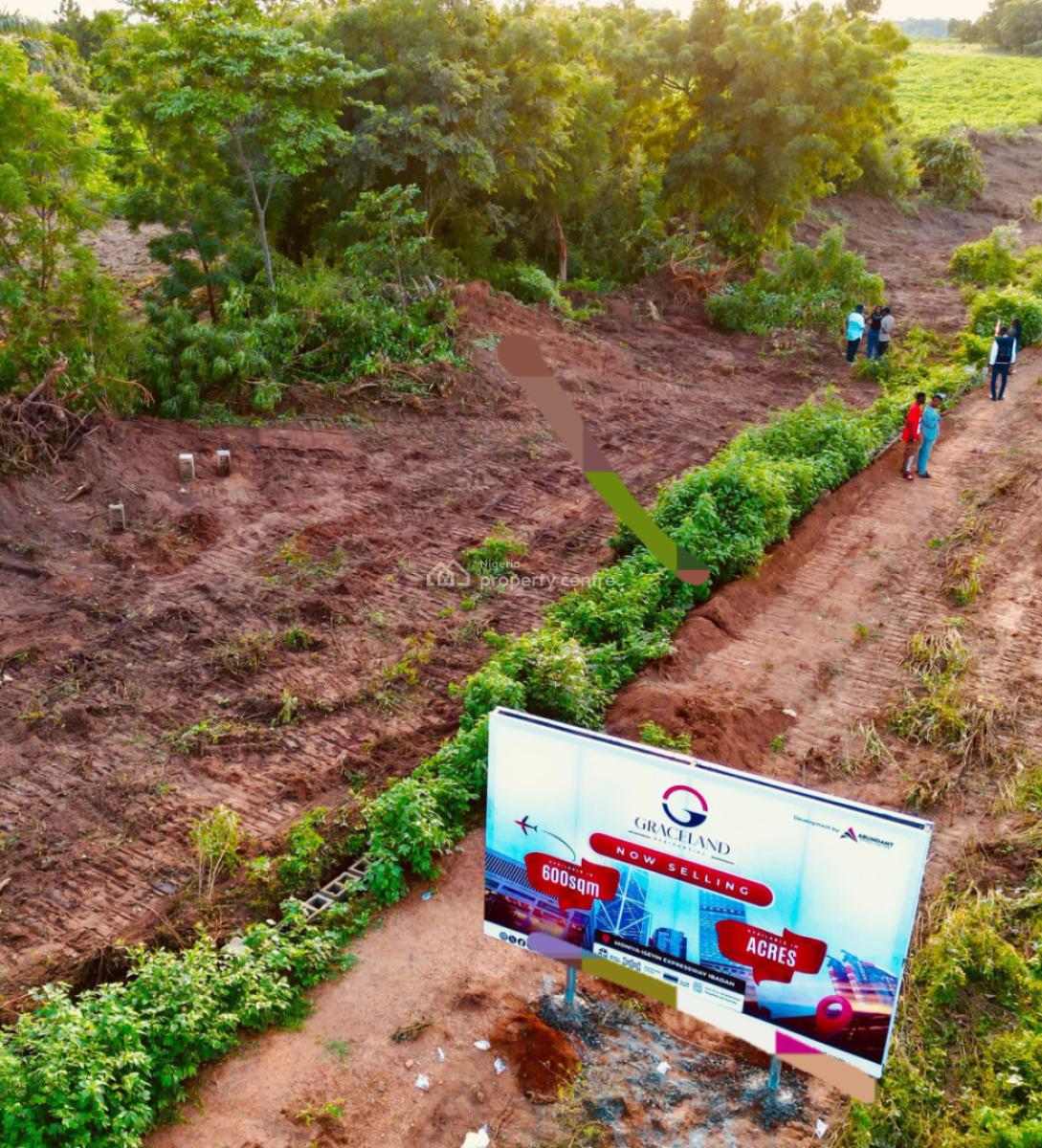 Plots & Acres of Residential Land, Along Moniya - Iseyin Road, Ibadan, Oyo, Residential Land for Sale
