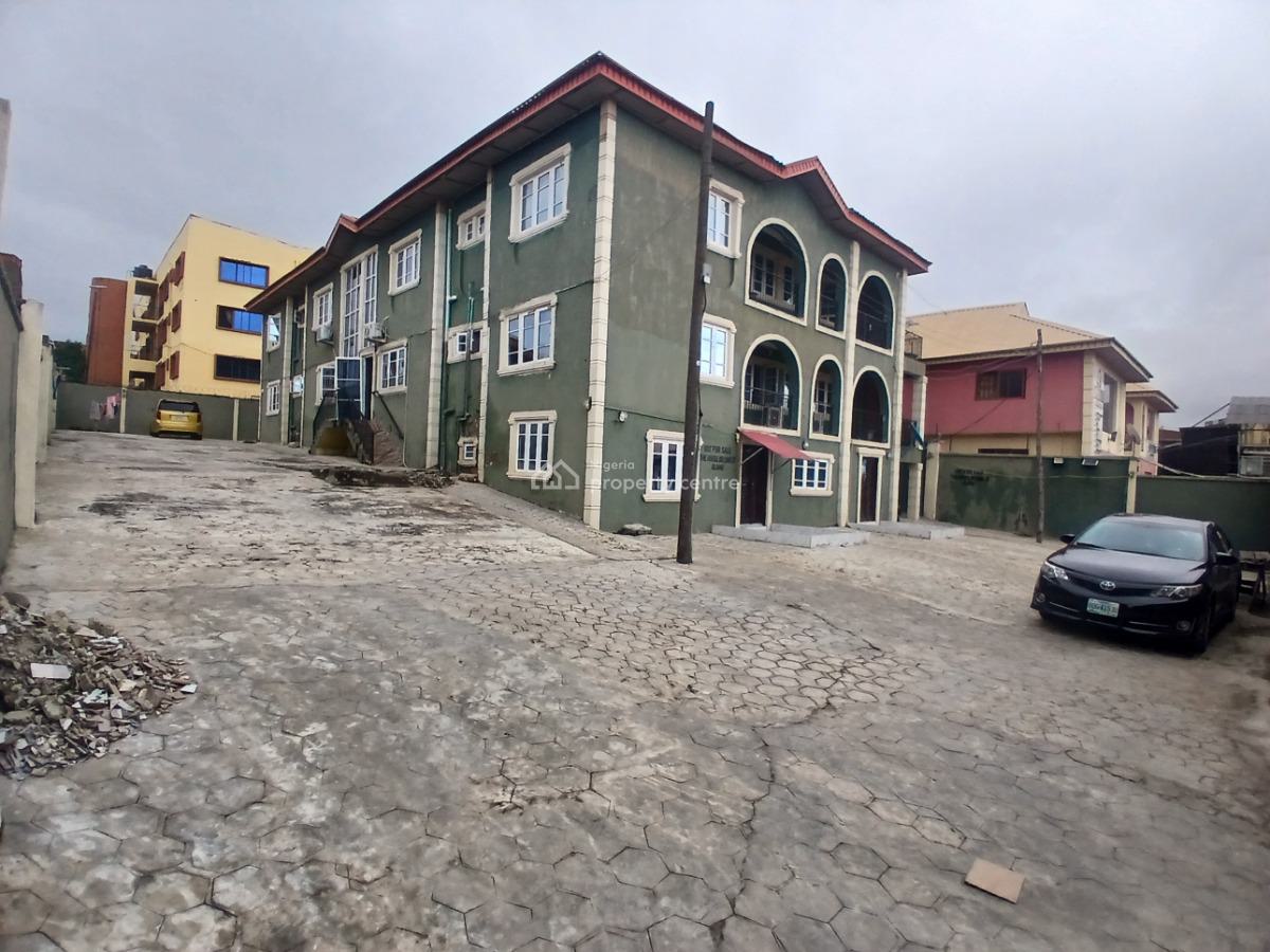 Beautiful 6no. of 2 Bedrooms, 2no. of 1 Bedrooms and 5 Standard Shops, Iyana Adeoye, Ring Road, Ibadan, Oyo, Flat / Apartment for Sale