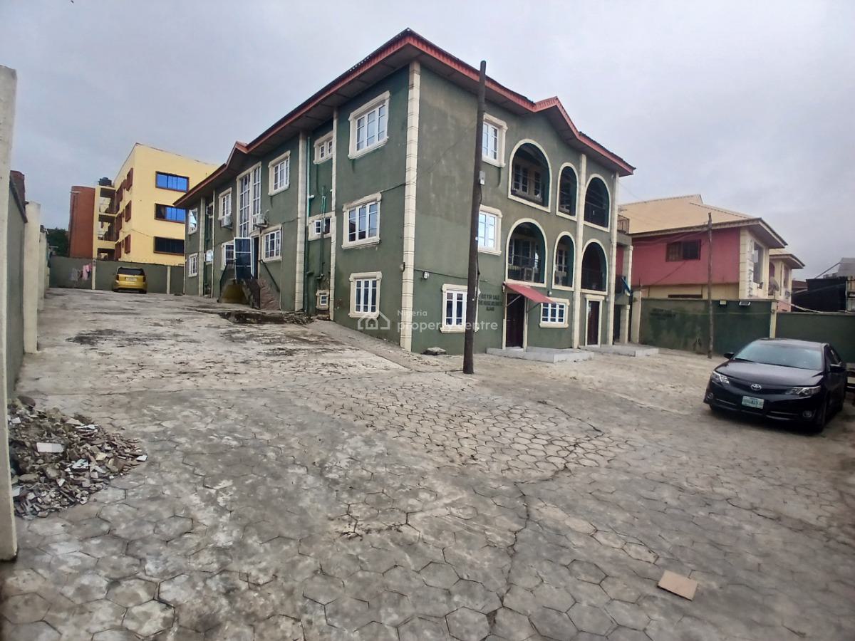 Beautiful 6no. of 2 Bedrooms, 2no. of 1 Bedrooms and 5 Standard Shops, Iyana Adeoye, Ring Road, Ibadan, Oyo, Flat / Apartment for Sale