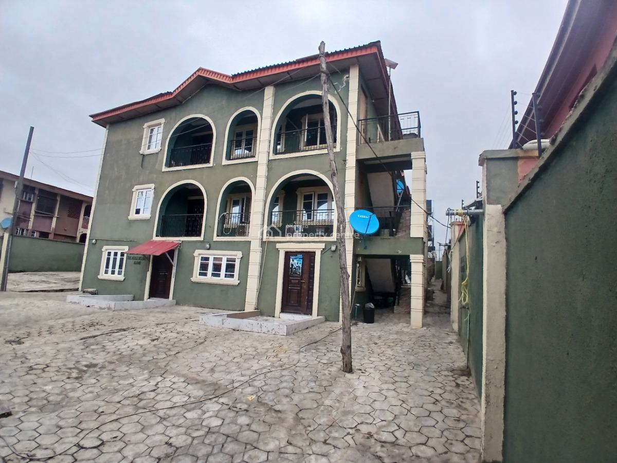 Beautiful 6no. of 2 Bedrooms, 2no. of 1 Bedrooms and 5 Standard Shops, Iyana Adeoye, Ring Road, Ibadan, Oyo, Flat / Apartment for Sale
